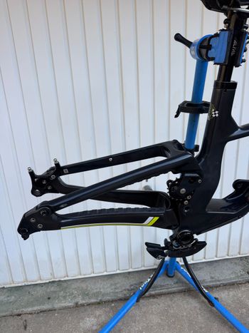 Gebrauchtes Forbidden Supernought Framekit 2025 Frameset 2025 Mountainbike, Schwarz, 29 — Bild 5 von 5