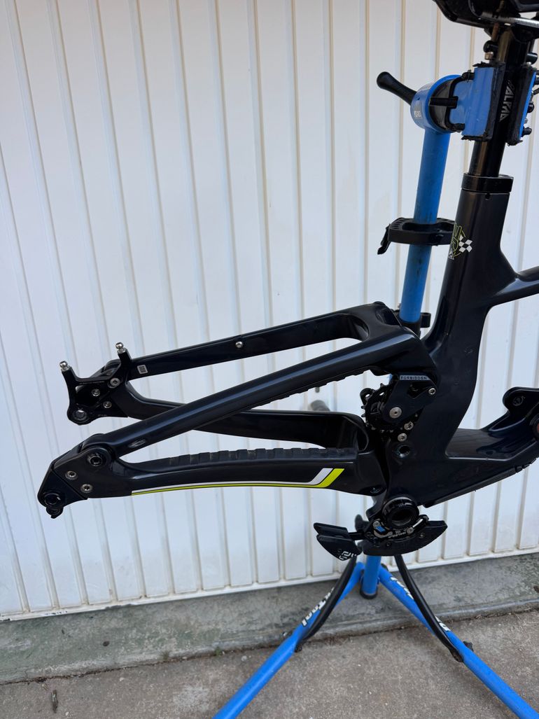 Gebrauchtes Forbidden Supernought Framekit 2025 Frameset 2025 Mountainbike, Schwarz, 29 — Bild 5 von 5