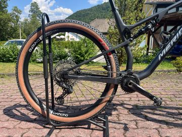 Merida NINETY-SIX RC XT 2024 2024 Mountainbike usato, Nero — immagine 8 di 15
