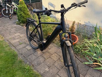 CUBE KATHMANDU HYBRID, SLT 750 2023 2023 Urban & Touring usato