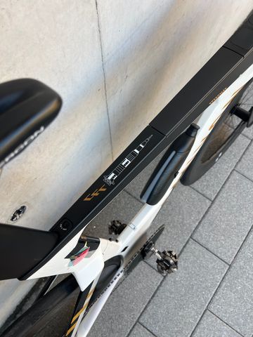 Used Canyon Speedmax CFR Moonshot 2024 2024 Road & Gravel, White — image 6 of 7