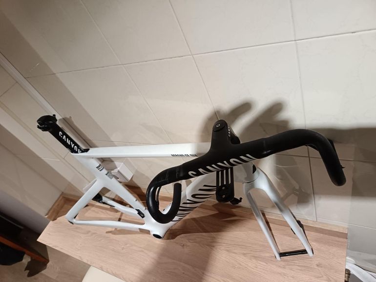 Brugt Canyon Aeroad CF SLX 7 AXS Speed 2024 Frameset 2024 Road & Gravel — billede 2 af 4