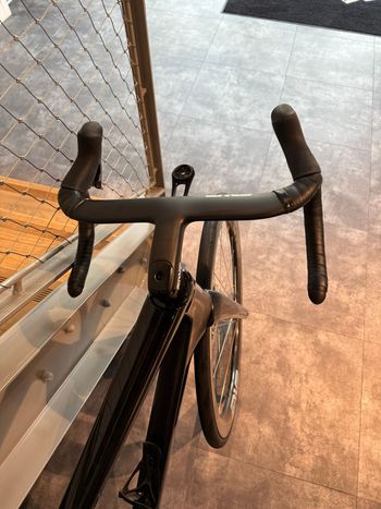 Brugt Enve Melee PRO RED 2025 2025 Road & Gravel — billede 2 af 5