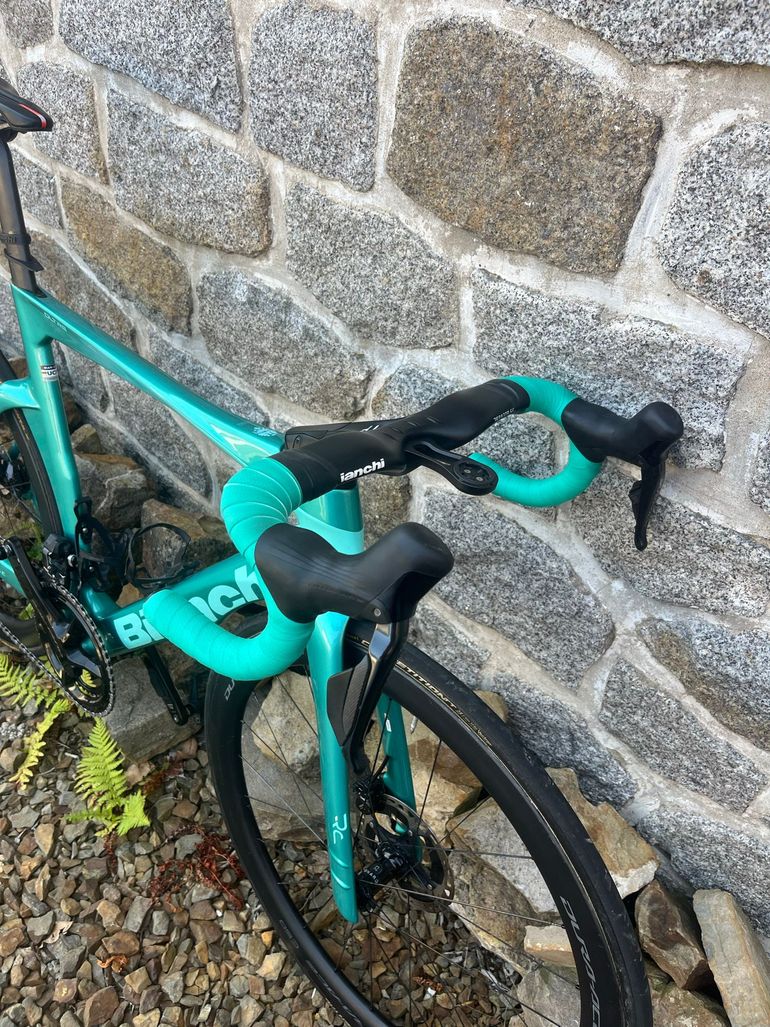Used Bianchi Oltre RC 2026 2026 Road & Gravel, Blue — image 4 of 4