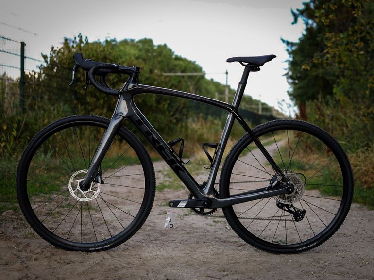 Gebrauchtes Trek Domane SL 5 2022 2022 Road & Gravel, Schwarz — Bild 2 von 6