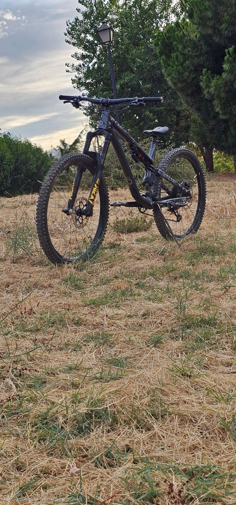 Brugt Commencal META AM 29 ESSENTIAL 2021 2021 Mountainbike — billede 3 af 3