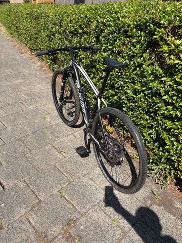 Tweedehands Specialized Stumpjumper Comp 29 2015 2015 Mountainbike — afbeelding 5 van 9