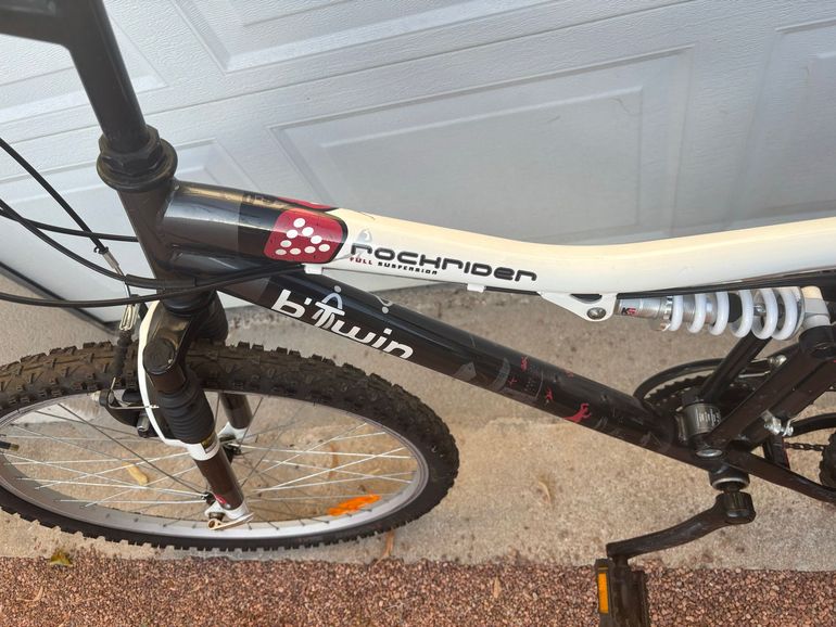 B Twin Rockrider Other 2010 Mountainbike usato, Nero — immagine 3 di 4