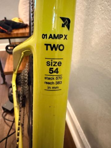Used BMC Roadmachine 01 AMP ONE 2024 2024 Road & Gravel, Green — image 4 of 8