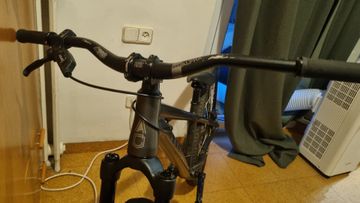 Used Commencal ABSOLUT 2023 2023 Mountainbike, Light Gray, 26 — image 7 of 25