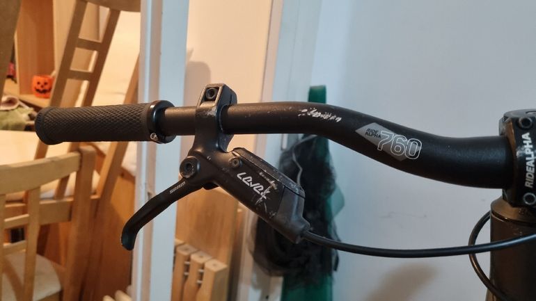 Used Commencal ABSOLUT 2023 2023 Mountainbike, Light Gray, 26 — image 14 of 20