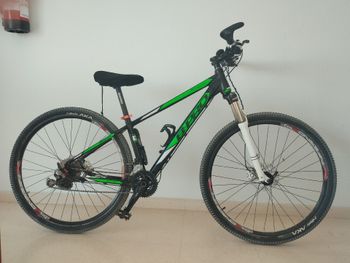 Gebrauchtes B pro Custom Shimano Deore XT 2016 Mountainbike, Grün — Bild 2 von 9