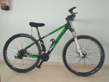 Used B pro Custom Shimano Deore XT 2016 Mountainbike, Green — image 2 of 9