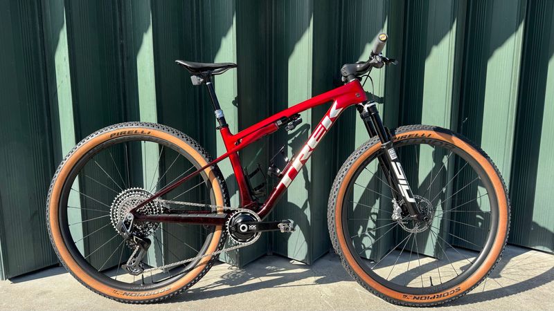 Trek Supercaliber SLR 9.9 Flight Attendant Gen 2 2025 2025 MTB usato