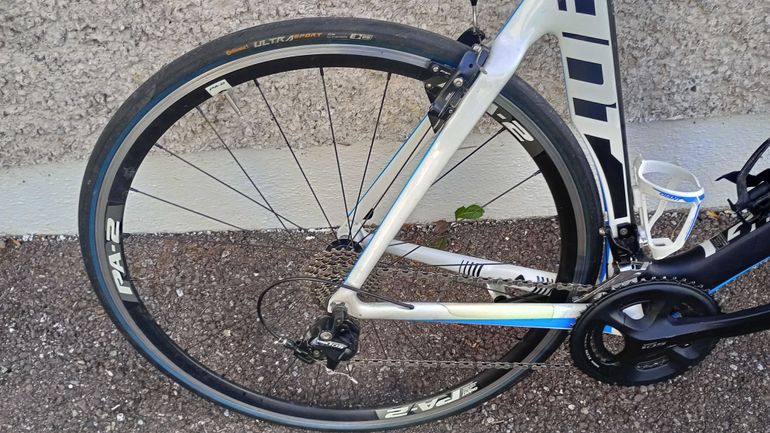 Giant Propel Advanced 2 2016 2016 Road & Gravel d'occasion — image 2 sur 6