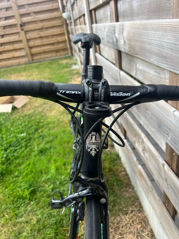 Used Bianchi Nirone Shimano 105 2016 Road & Gravel, Black — image 6 of 9