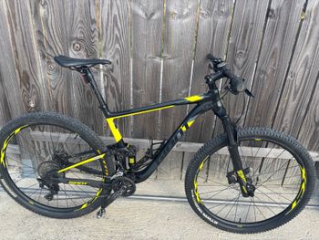 Brugt Giant tout suspendu Custom Shimano Deore 2020 MTB