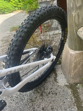 Tweedehands Commencal CLASH 2026 2026 Mountainbike — afbeelding 4 van 6