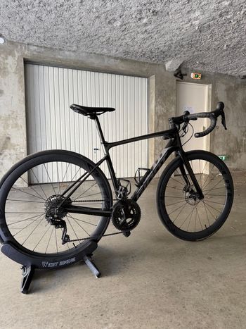 Giant Defy, Advanced 2 2021 2021 Road & Gravel usato, Nero — immagine 2 di 3