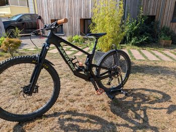 Gebrauchtes Santa Cruz Bronson SRAM GX Eagle 2024 Mountainbike, Schwarz — Bild 2 von 5