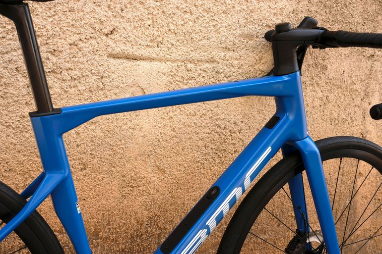Used BMC Roadmachine TWO 2024 2024 Road & Gravel, Blue — image 9 of 27