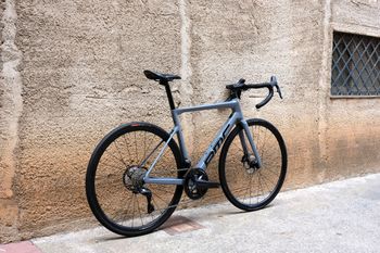 BMC Teammachine SLR TWO 2026 2026 Road & Gravel usato, Grigio chiaro — immagine 4 di 19