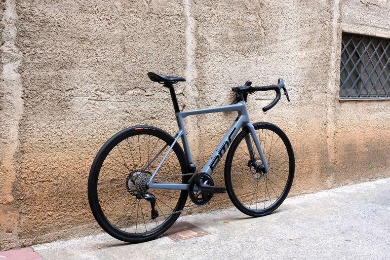 BMC Teammachine SLR TWO 2026 2026 Road & Gravel usato, Grigio chiaro — immagine 4 di 19