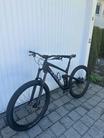 Used Trek Slash 8 2019 2019 Mountainbike, Black, 29 — image 5 of 13