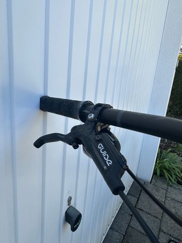 Used Trek Slash 8 2019 2019 Mountainbike, Black, 29 — image 11 of 13
