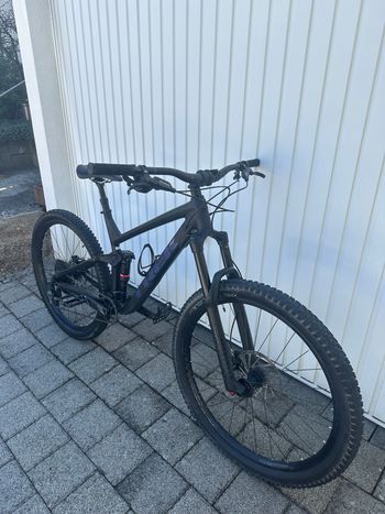 Käytetty Trek Slash 8 2019 2019 Mountainbike — kuva 3 / 13