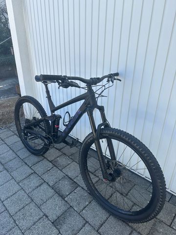 Used Trek Slash 8 2019 2019 Mountainbike, Black, 29 — image 3 of 13