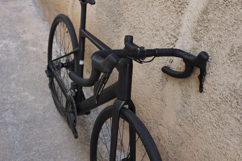 Used BMC Roadmachine TWO 2026 2026 Road & Gravel, Black — image 14 of 18