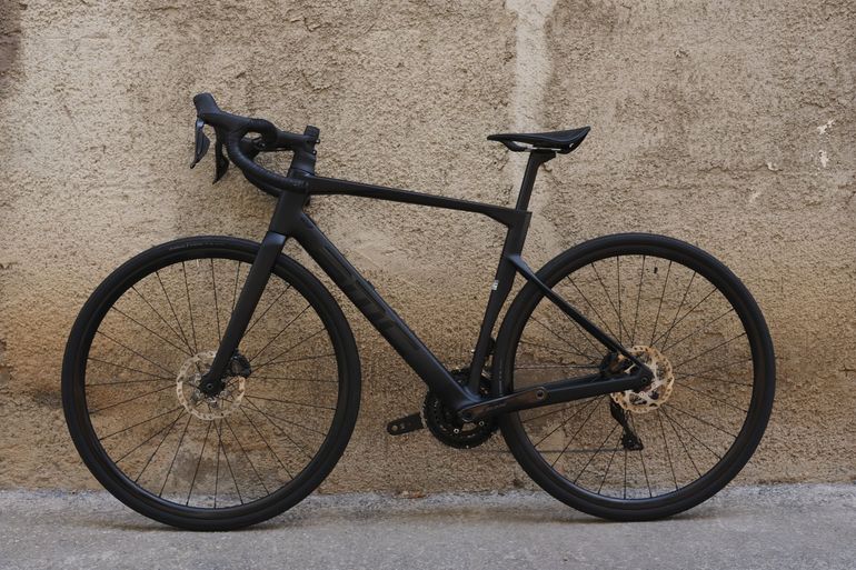 Used BMC Roadmachine TWO 2026 2026 Road & Gravel, Black — image 9 of 18