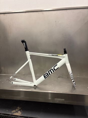Used BMC TRACKMACHINE 02 2019 Frameset 2019 Road & Gravel, White — image 6 of 6