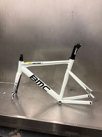 Used BMC TRACKMACHINE 02 2019 Frameset 2019 Road & Gravel, White — image 2 of 6