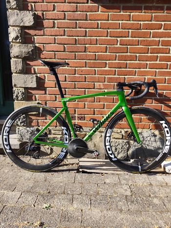 Tweedehands Specialized Tarmac SRAM Force eTap AXS 2021 Road & Gravel
