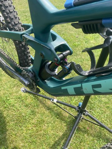 Käytetty Trek Slash 9.8 2023 2023 Mountainbike — kuva 8 / 10