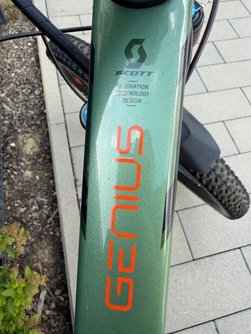 Used Scott Genius 930 2019 2019 Mountainbike, Green, 29 — image 4 of 5