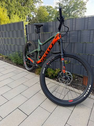 Used Scott Genius 930 2019 2019 Mountainbike, Green, 29 — image 2 of 5
