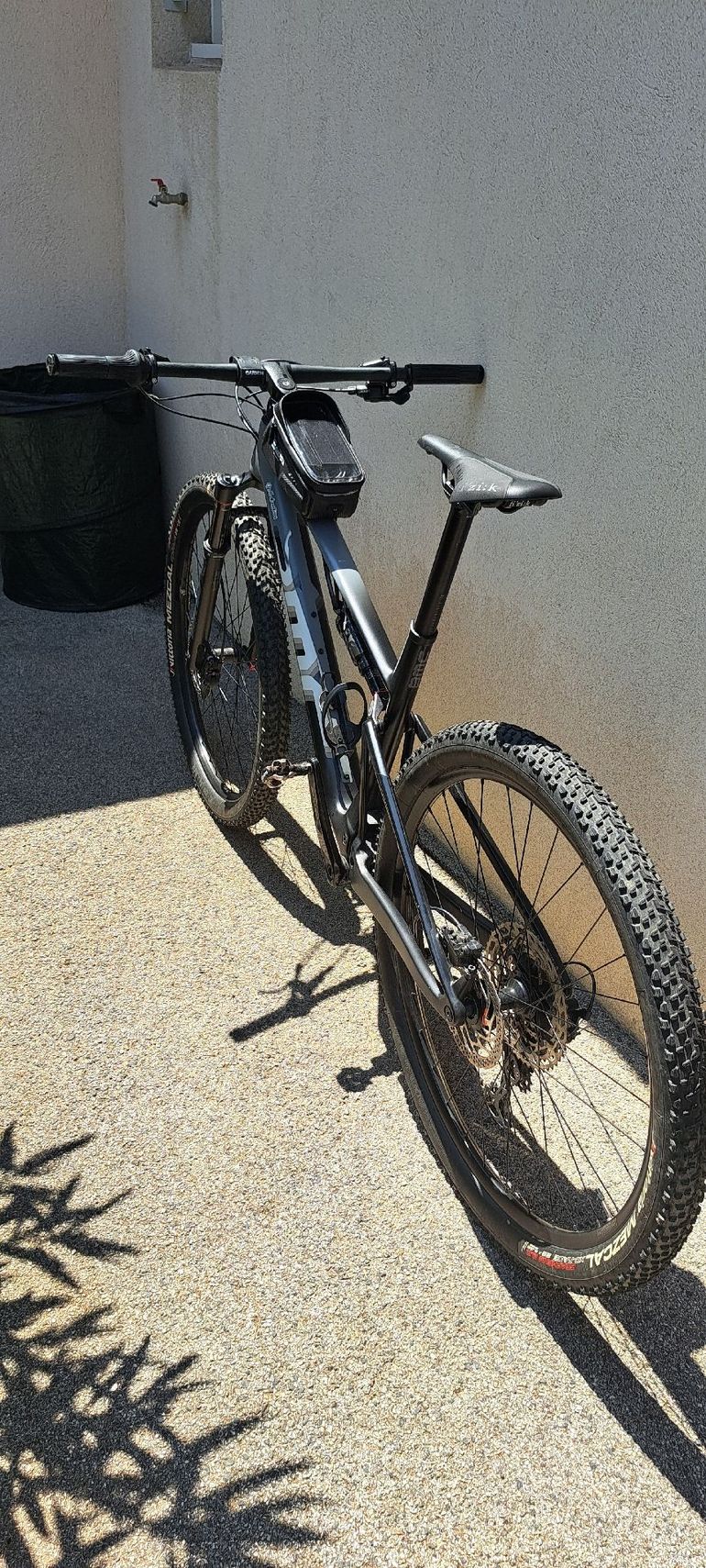 Used BMC Fourstroke FOUR 2024 2024 Mountainbike, Black, 29 — image 2 of 5