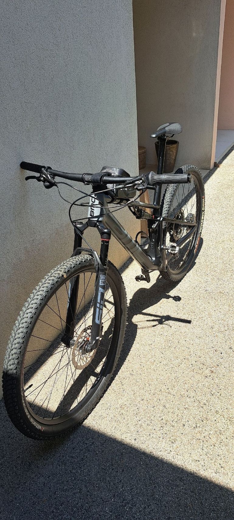 Used BMC Fourstroke FOUR 2024 2024 Mountainbike, Black, 29 — image 5 of 5