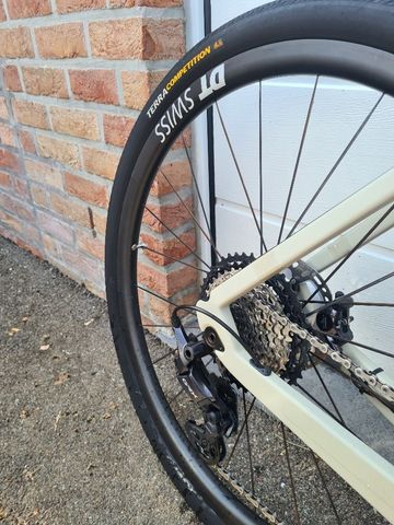 Used Stevens E-Getaway 2025 2025 Road & Gravel, White — image 4 of 10