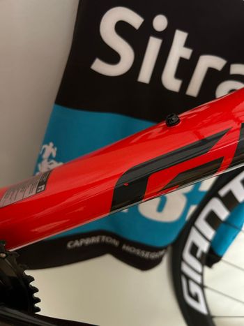 Used Giant Tcr advanced Shimano 105 2023 Road & Gravel, Red — image 10 of 12