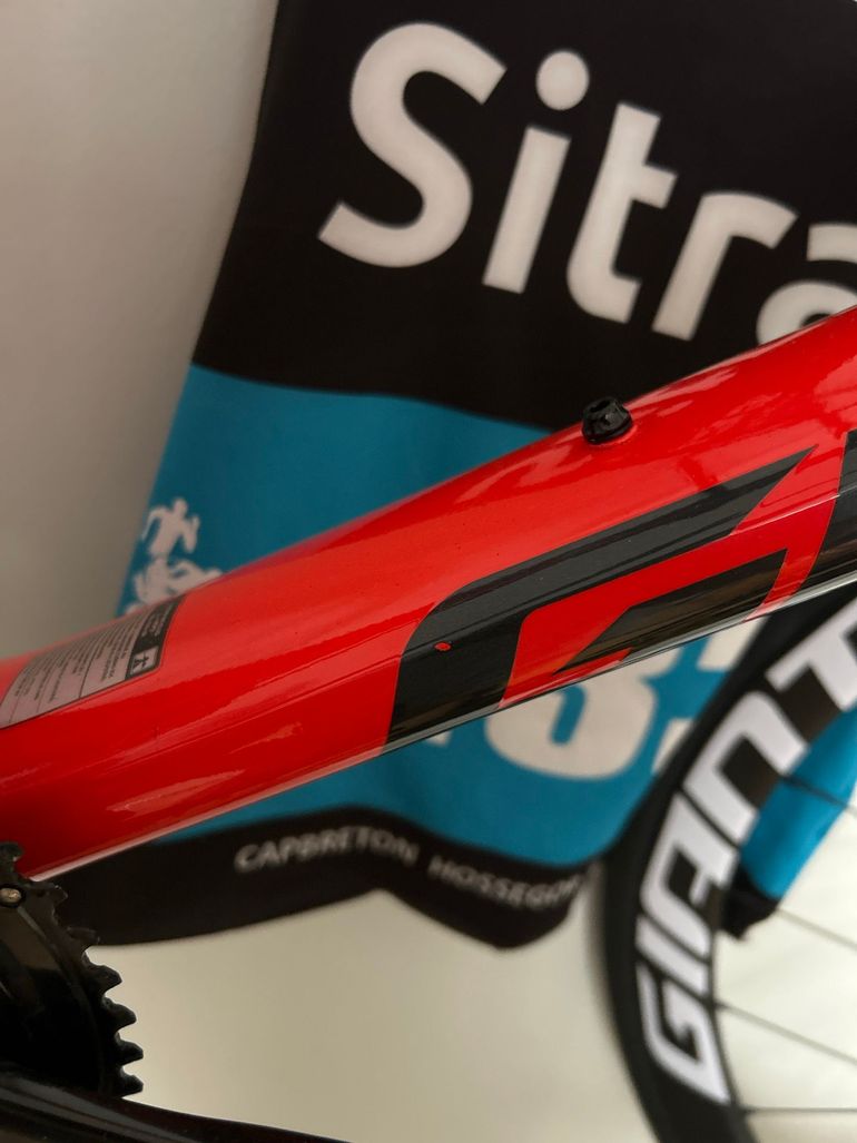 Used Giant Tcr advanced Shimano 105 2023 Road & Gravel, Red — image 10 of 12