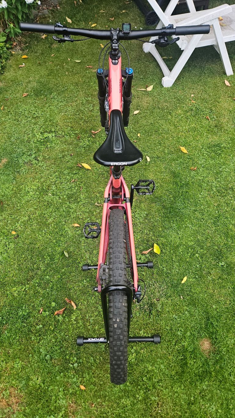 Gebrauchtes Canyon Neuron CF 8 WMN 2022 2022 Mountainbike, Rot, 27.5, 29 — Bild 8 von 19