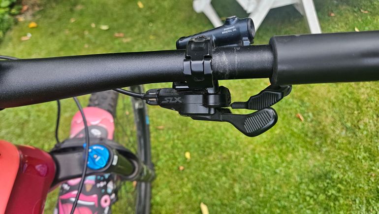 Gebrauchtes Canyon Neuron CF 8 WMN 2022 2022 Mountainbike, Rot, 27.5, 29 — Bild 13 von 19