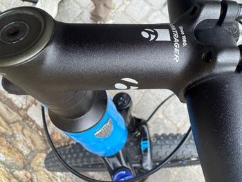 Trek X-Caliber 8 2019 2019 Mountainbike usato, Blu — immagine 9 di 11