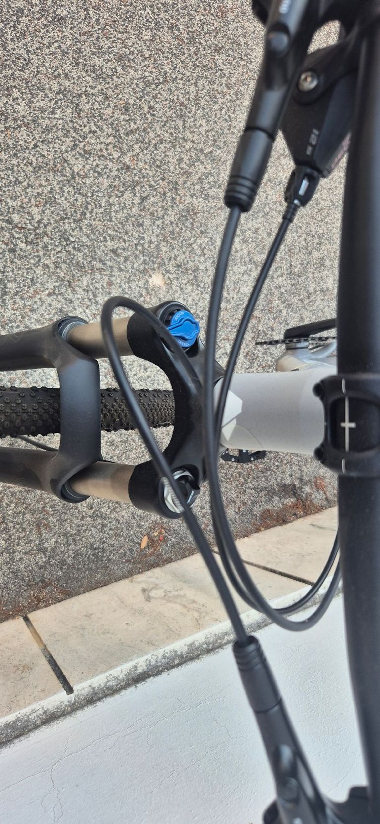 Used Canyon Pathlite Shimano Deore XT 2022 Mountainbike, Light Gray — image 5 of 73