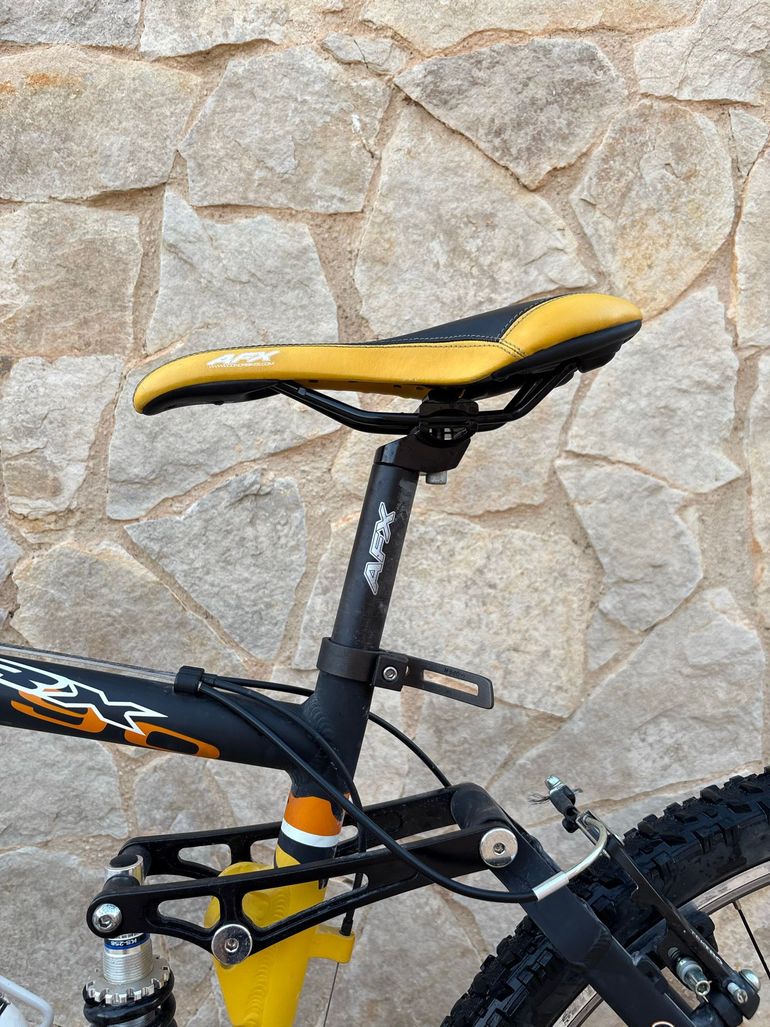 Used Conor Custom Shimano Altus 2004 Mountainbike, Orange — image 10 of 12