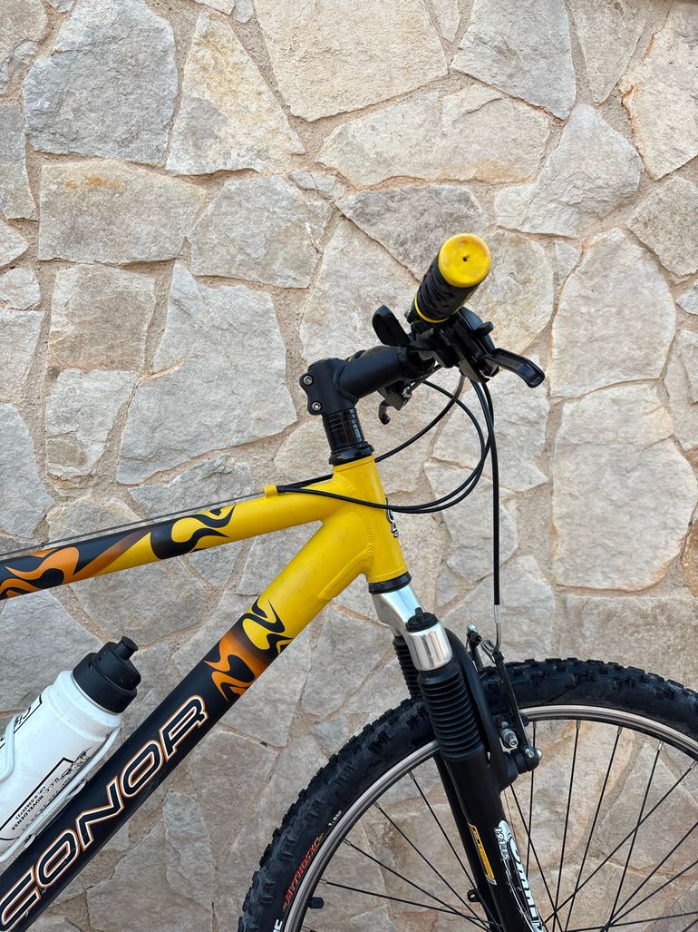Used Conor Custom Shimano Altus 2004 Mountainbike, Orange — image 5 of 12